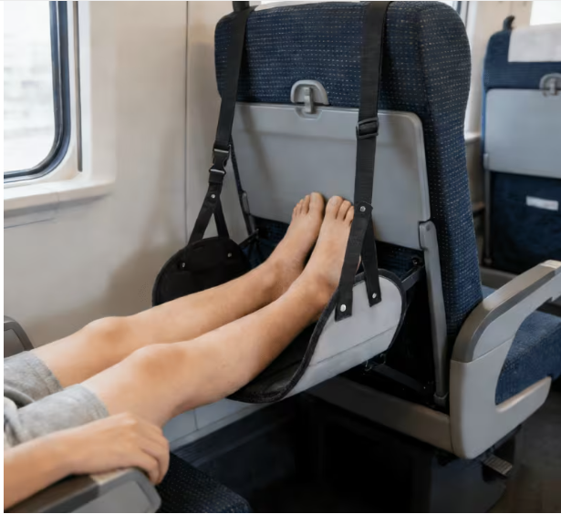 Adjustable footrest with N por - Travel Accessories For Long Haul Flights 评论和价格